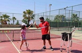 Geleceğin tenisçilerine Başkan Çerçioğlu’ndan...