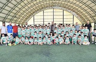 Geleceğin yıldızları Yeşilyurt Belediyesi futbol...
