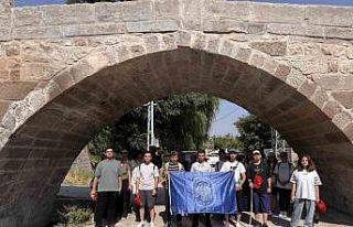 Gençler Koramaz Vadisi Doğa Yürüyüşü ile doğanın...