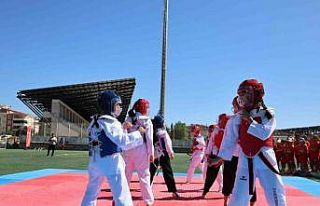 Gençliğe yatırımın kalbi Bozüyük’te attı