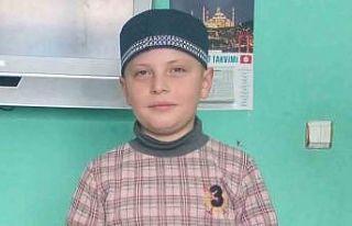 Gölette boğulma tehlikesi geçiren çocuk hayatını...