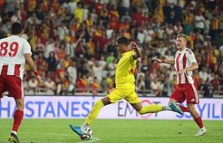 Göztepe, hazırlık maçlarında göz doldurdu