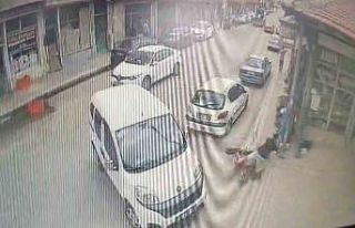 Hafif ticari araç ile elektrikli bisiklet çarpıştı:...