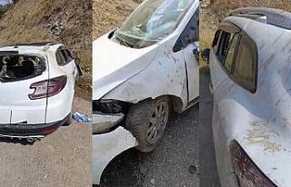 Hakkari’de kaya parçaları kazaya neden oldu