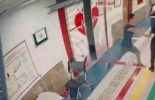 Hastanedeki bıçaklı saldırı kamerada
