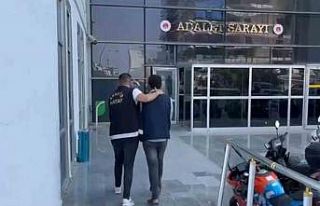 Hatay’da hapis cezası ile aranan göçmen kaçakçısı...