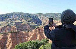 Hem ismi hem de görüntüsüyle dikkat çekiyor,...