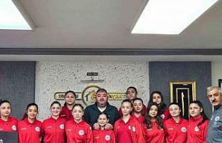 Hentbol Kadınlar Süper Ligi’nde mücadele eden...