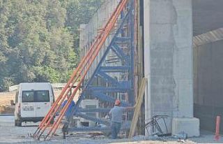 Heyelanın ardından ‘koruma tüneli’ çalışmaları...