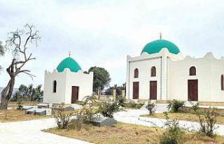 İç savaşta zarar gören Necaşi Türbesi ve Camii...
