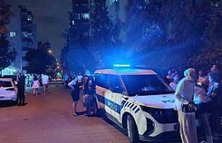 İnfaz koruma memuru, karısını ve kızını öldürüp...