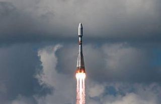 İran’ın yerli üretim "Nahid-2" haberleşme...