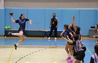 İşitme Engelliler Hentbol Şampiyonası devam ediyor