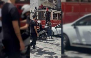 İstiklal Caddesi’nde fren yerine gaza basan sürücü...