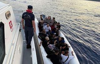 İzmir’de 31 düzensiz göçmen ve 1 kaçakçı...
