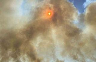 İzmir’de alevlerin yaklaştığı mahalle tahliye...