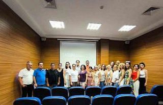 İzmir’de eğitim çalışanlarına ’İletişim...