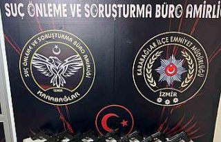 İzmir’de silah ticareti operasyonu: Gizli bölmelerde...