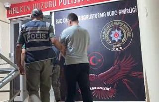 İzmir’de uyuşturucu operasyonunda 2 gözaltı