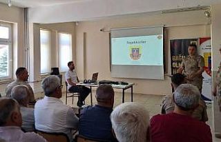 Jandarma ekipleri köylerde bilgilendirme çalışmalarını...