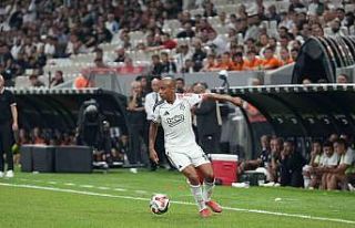 Joao Mario yeni sezona golle başladı