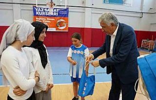 Kahta Belediyesi yaz spor okullarında basketbol ve...