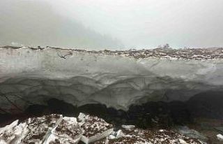 Kar kütlesi altında kalan kadının cansız bedenine...