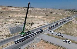 Karaman’da yeni çevre yolundaki köprülü kavşağın...