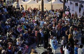 Karasu’da yaz akşamına neşe katan nostalji konseri