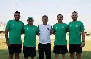 Karşıyaka’da Burhanettin Basatemür’ün ekibi...