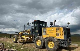 Kars’ta köy yollarının yapımı devam ediyor