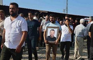 Kavgayı ayırmak isterken aldığı bıçak darbesiyle...