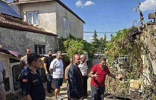 Kaymakam Dinçer, yangında zarar gören alanı yerinde...