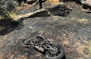 Kaza sonrası çıkan yangın, yol kenarına bırakılan...