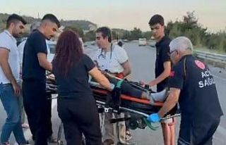 Kazada yaralanan sürücüye yoldan geçen doktor...