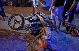 Kazadan sonra ayağı pedala sıkışan motosiklet...