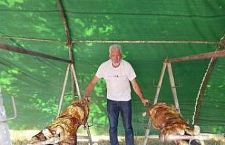 Kırkpınar’ın geleneksel lezzeti kuzu çevirme...