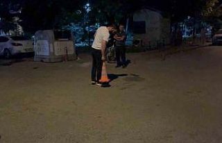 Kız arkadaşıyla yürürken kar maskeli şahıs...