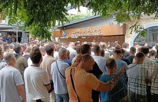 Kızını döven babayı uyardı diye, eşinin gözleri...