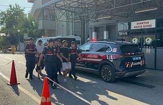 Komşunun traktörünü çalıp 60 bine sattılar