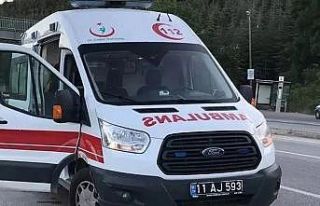 Kontrolden çıkan motorlu bisiklet devrilirken, sürücüsü...