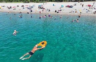 Konyaaltı Sahili’nde İnsansız Robot Cankurtaran...