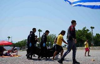 Konyaaltı Sahili’nde vücudunda kesikler bulunan...