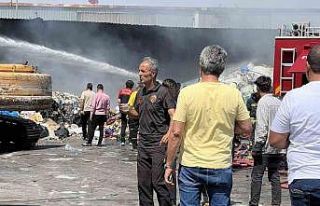 Konya’da fabrikada teneke sürtünmesi yangına...