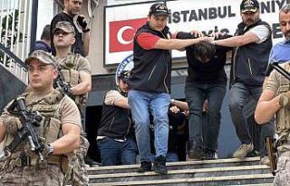 Küçükçekmece’de 2 kişinin yaralandığı silahlı...