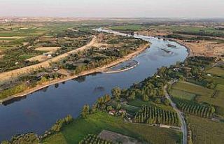 Kuraklık nedeniyle Meriç Nehri’ne elektrik santralinden...