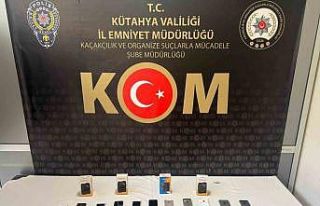 Kütahya’da 37 adet gümrük kaçağı cep telefonu...