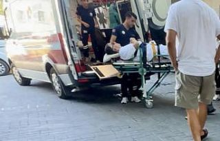 Leros Adası’nda fenalaşan gazeteci Hasan Cemal...