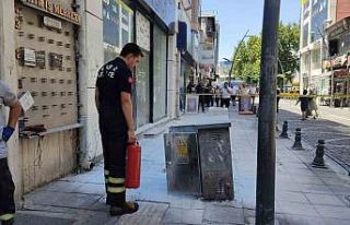 Lüleburgaz’da kaldırımdaki elektrik panosunda...