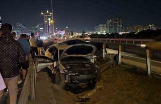 Makas atan araç kazaya sebep oldu: 2 otomobil yol...